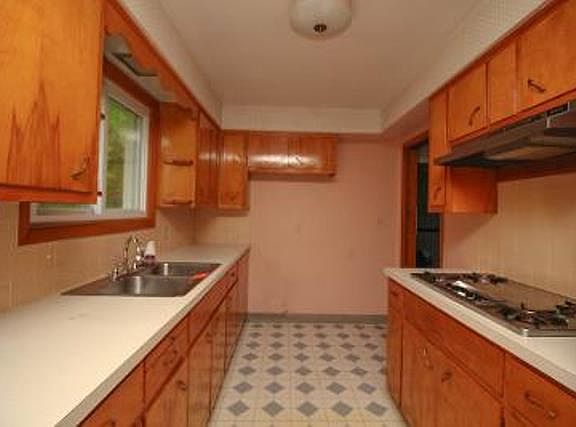 5th image of 1220 Moorelene Dr