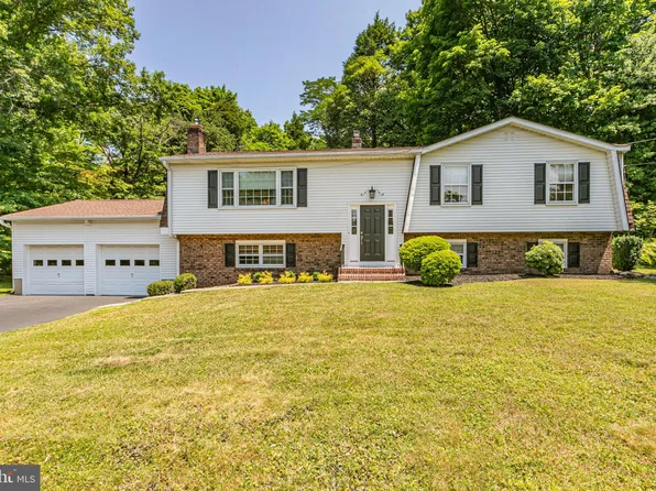 1018 River Rd, Ewing, NJ 08628