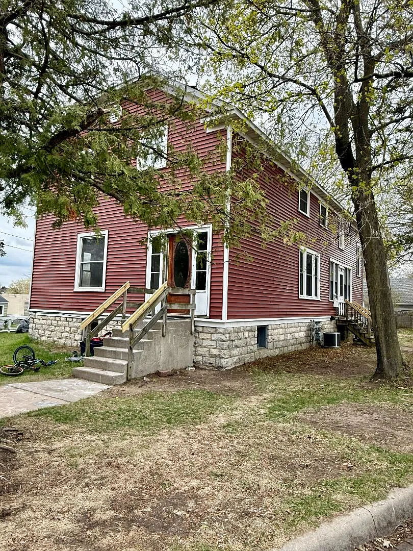 Unit Photo - 1103 West Dr