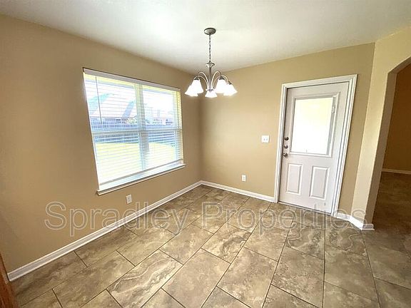 4th image of 820 Kacie Dr