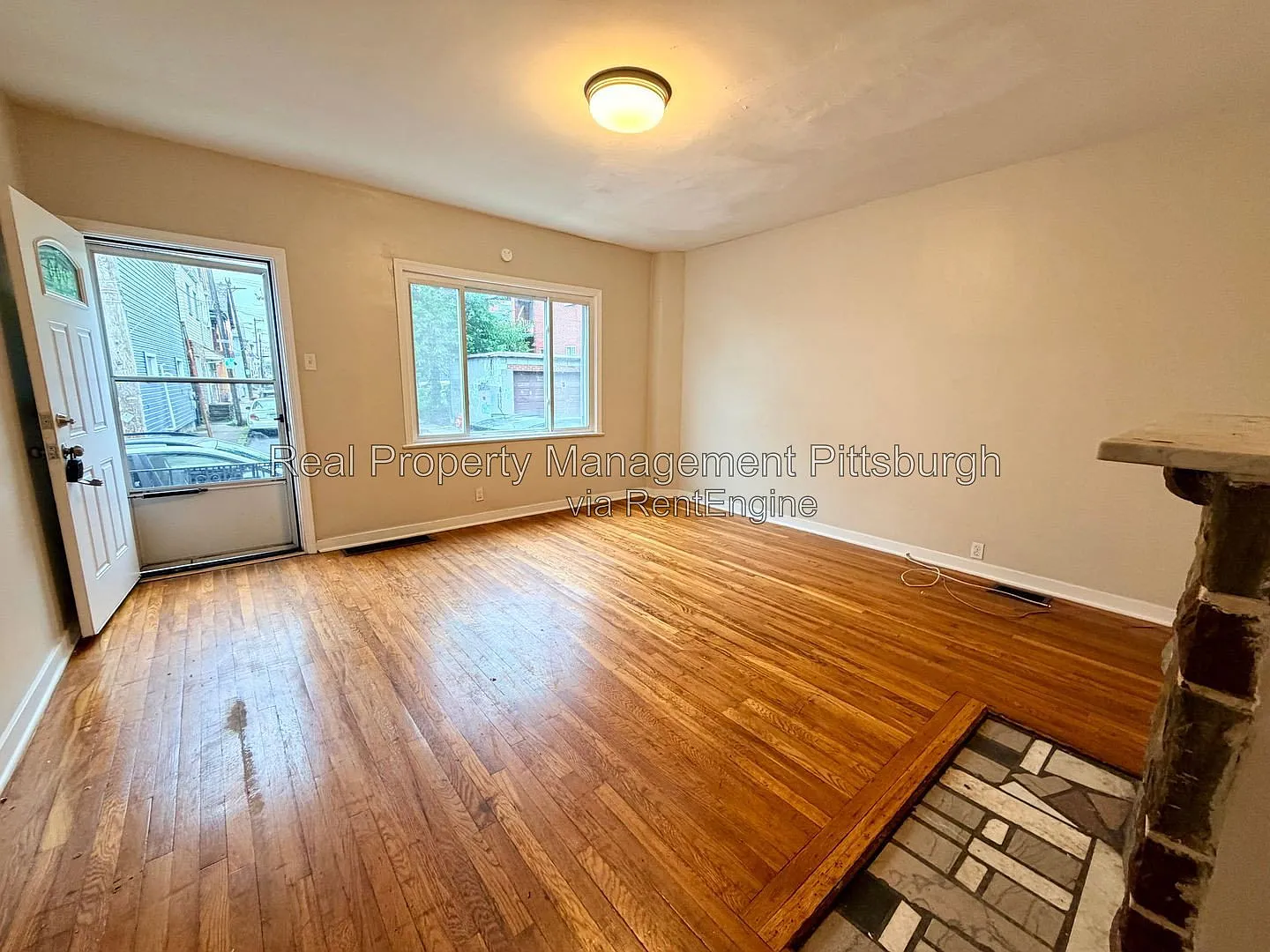 2 bed, 1.0 bath, 1229 sqft, $1,300 — Photo 3