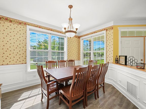 3rd image of 18602 W Point Dr