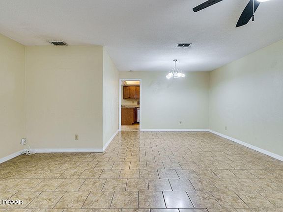 2nd image of 713 Hiview Cir