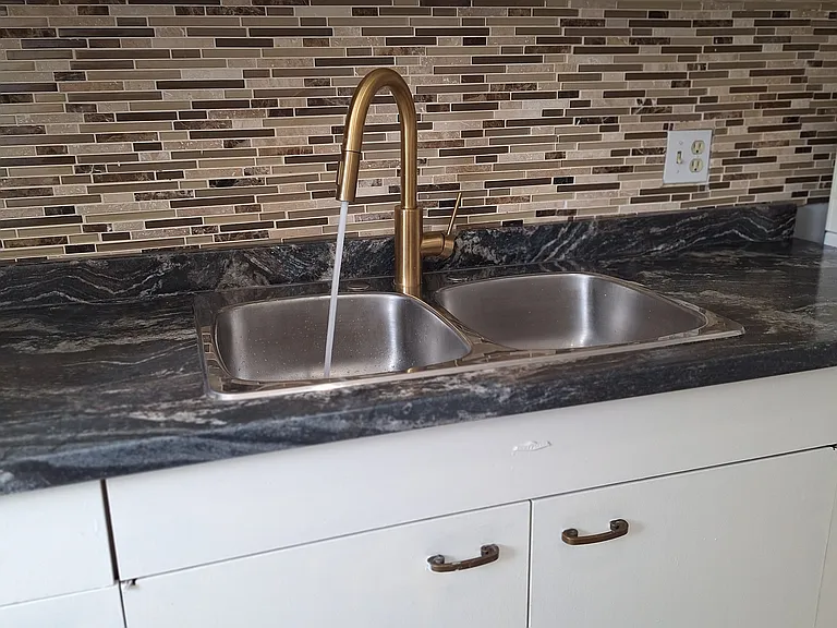 2038 Prospect St — Photo 4