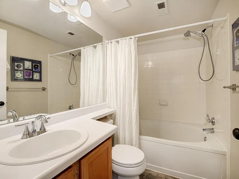 7437 Singing Hills Dr — Photo 14