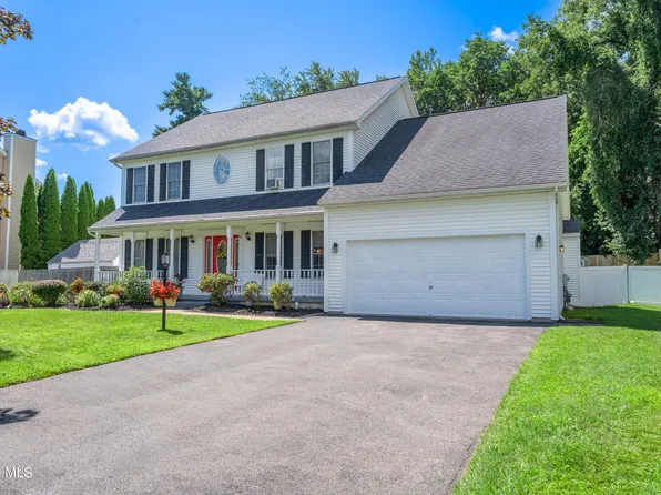 12 Sarah Court, Colonie, NY 12205