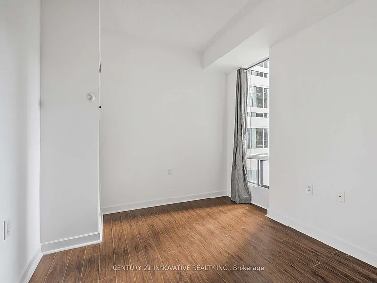 85 Bloor St E #805 — Photo 13