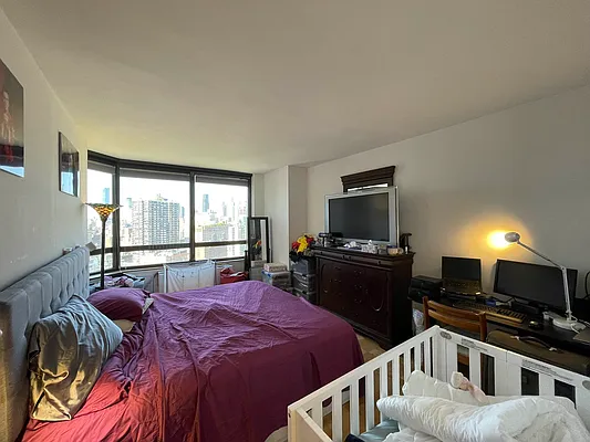 Rented by City Connections Realty | media 17