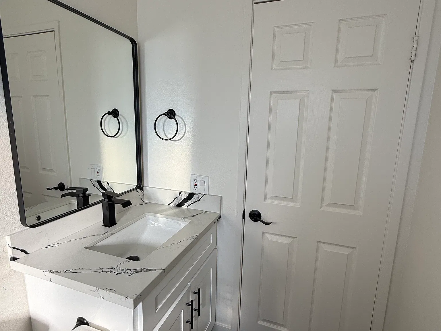 2 bed, 780 sqft, $2,000 — Photo 3