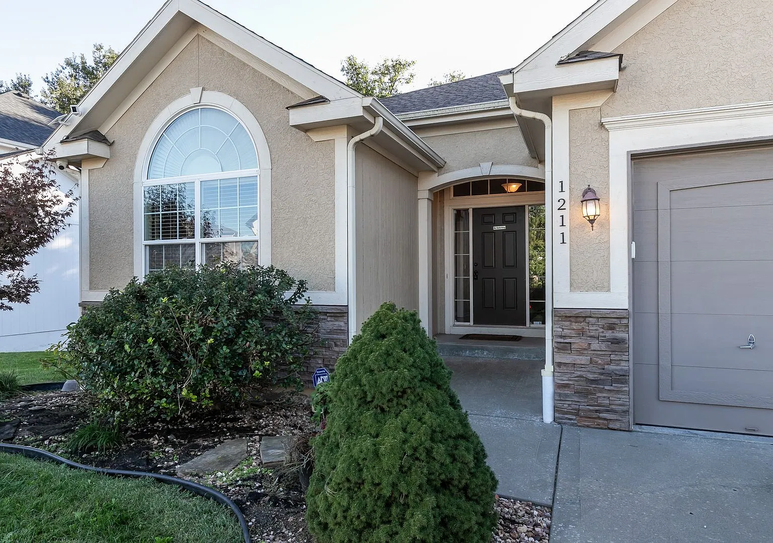 4 Bed 3 Bath Home in the HEART of Kansas City — Photo 2