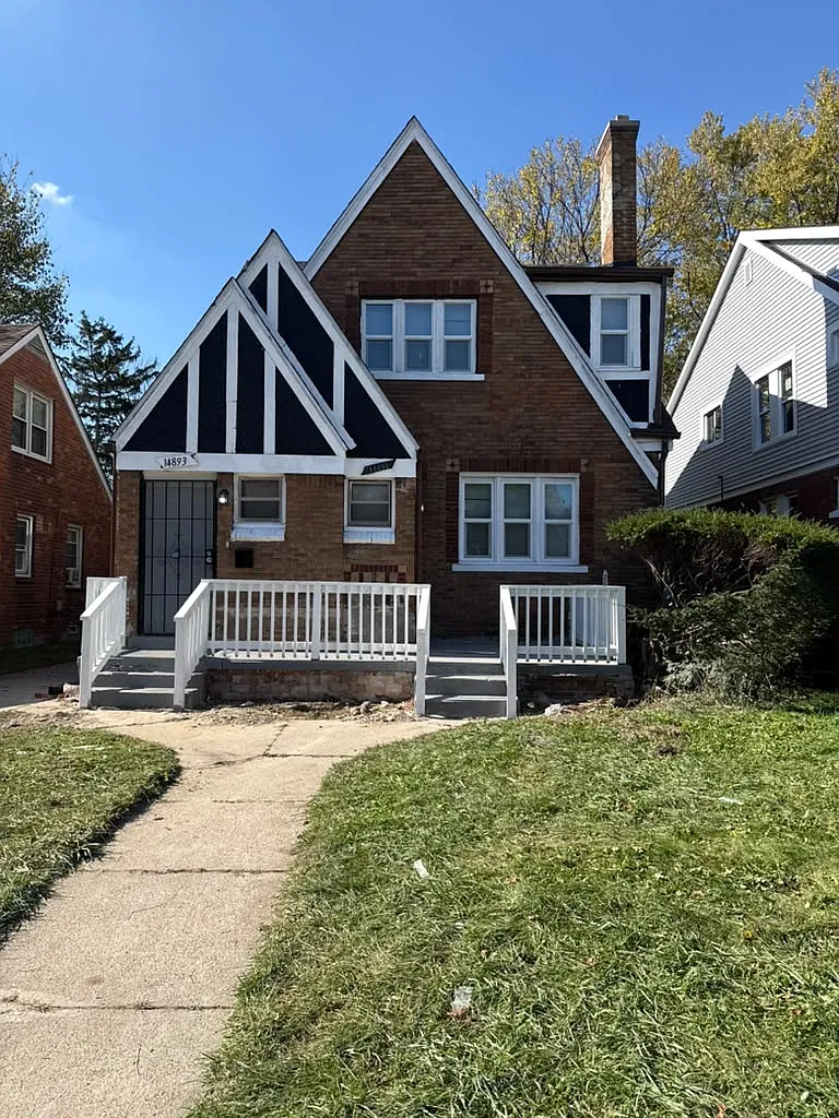 4 bed, 1856 sqft, $1,900 — Photo 1