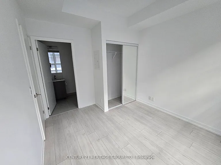 55 Mercer St N #307 — Photo 11