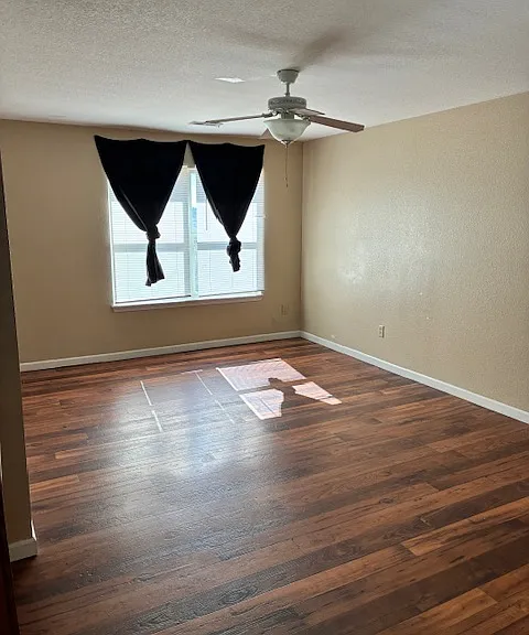 600 E Curry Ln #11 — Photo 1