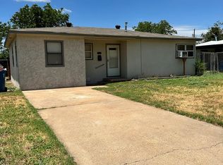 805 San Carlos St, Sweetwater, TX 79556
