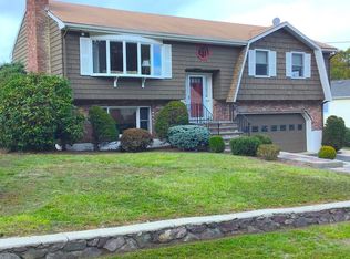 25 Country Club Rd, Stoneham, MA 02180