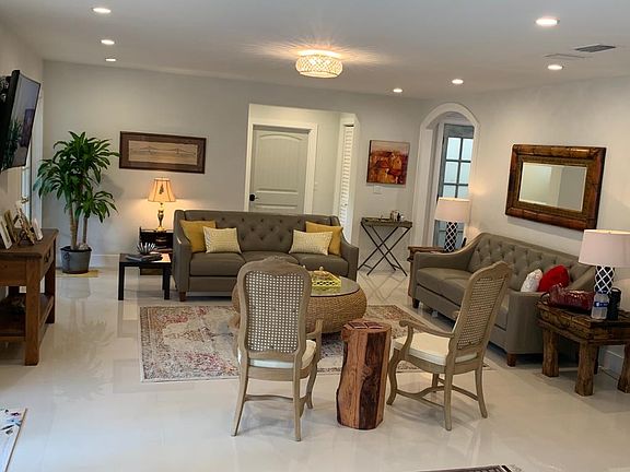 5th image of 4421 Carrollwood Village Dr
