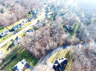 Trotter Ln, Poughkeepsie, NY