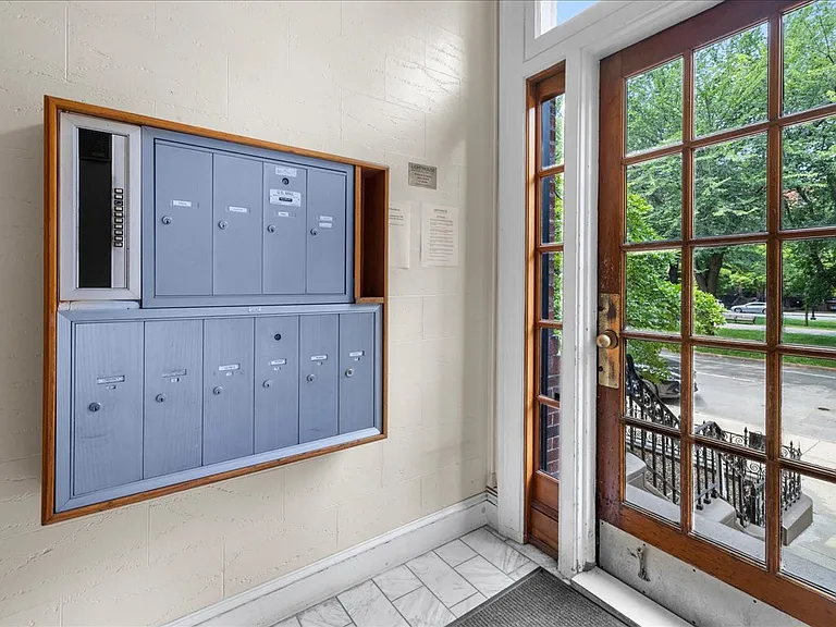 228 Commonwealth Ave #10 — Photo 18