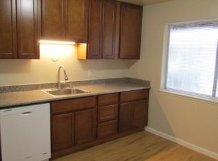 1120 Lance Dr #I, Santa Rosa, CA 95401