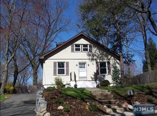 221 Cedar Ln, River Vale, NJ 07675