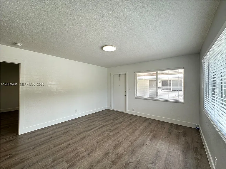 3720 NE 22nd Ave #12 — Photo 8