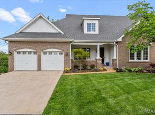 1931 Chesterfield Ridge Cir, Chesterfield, MO 63017