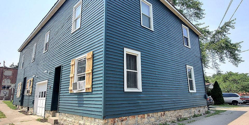 1st image of 125 W Walnut St