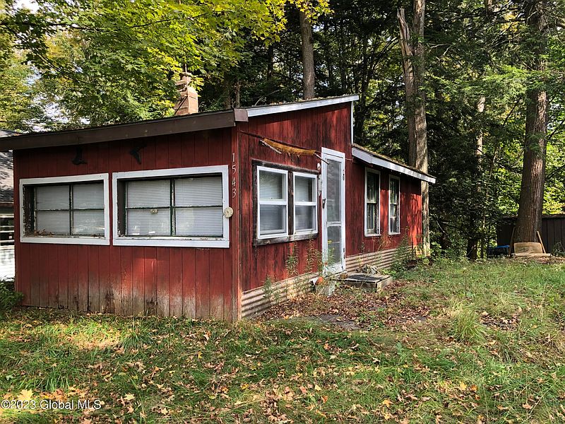 3rd image of 1543 Hemlocks Lane