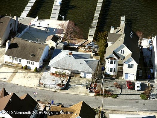 5th image of 235 Bay Stream Dr