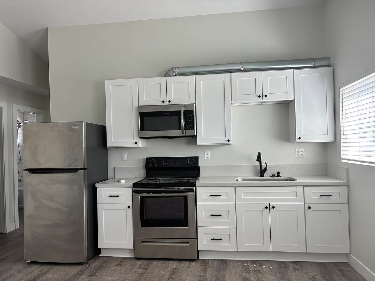 Building Photo - 4321 33rd St #4B