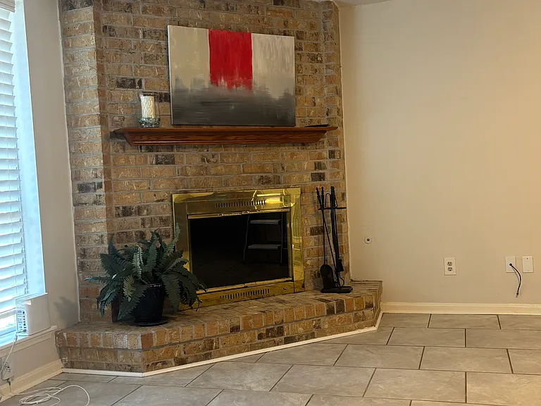 15915 Echo Hill Dr — Photo 3