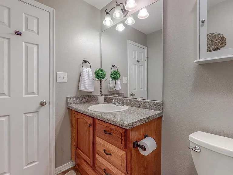 1054 Northview Dr — Photo 49
