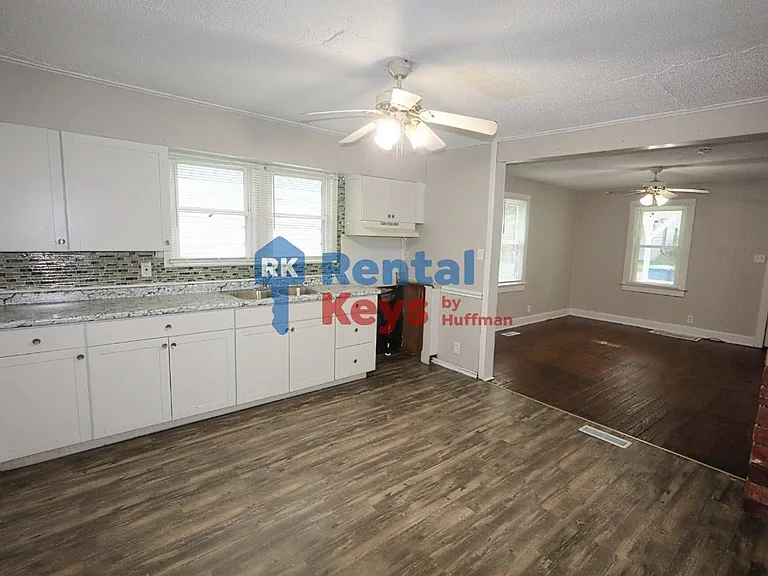 112 N Woods Ave — Photo 8