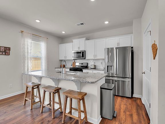 5th image of 326 Gammon Ln