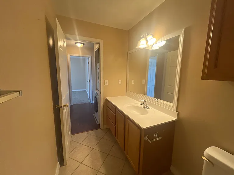 886 Wescott Sq — Photo 14