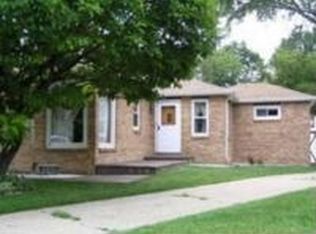 1105 Highland Cir, Waukegan, IL 60085