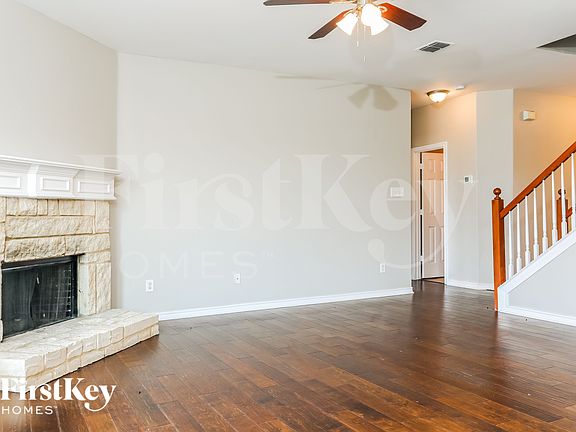 2nd image of 1746 Summerwood Ln