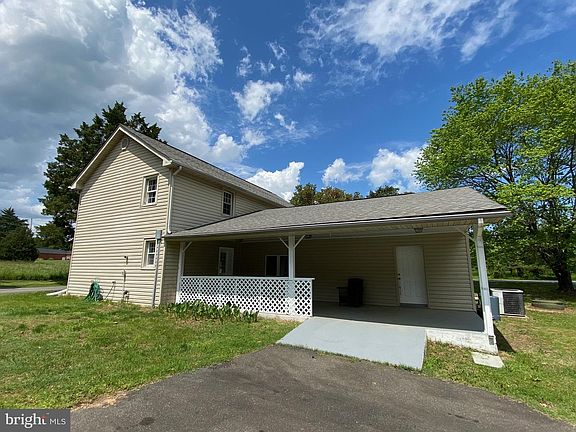 2nd image of 1006 White Oak Rd