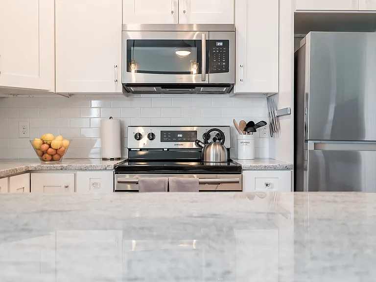 11-13 Plymouth St #3D — Photo 16