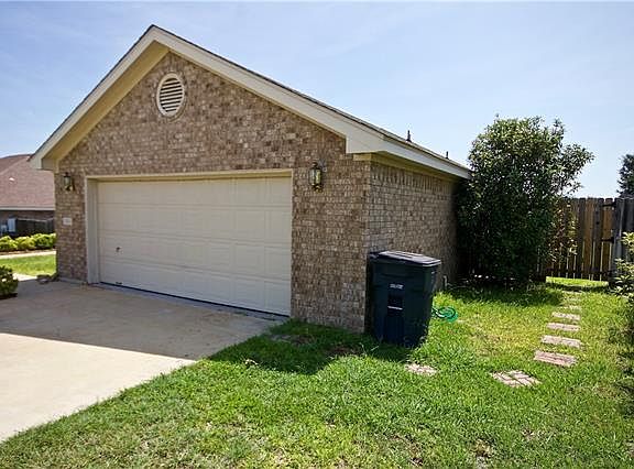 4th image of 3206 Sherwood Forest Dr