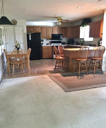 3rd image of 619 Carriage Dr