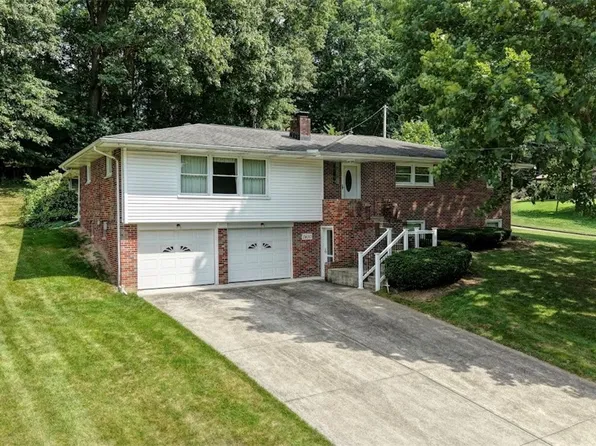 2400 Willow Brook Dr NW, Dover, OH 44622