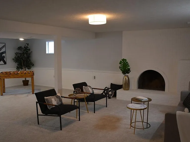 990 Sparta Dr — Photo 19