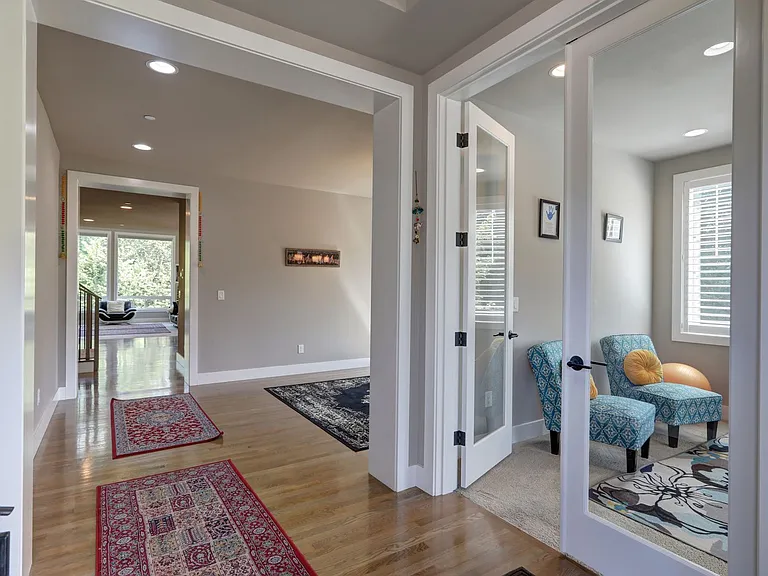 24396 NE 27th Pl — Photo 3
