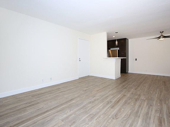 3rd image of 10091 Rio San Diego Dr APT 366