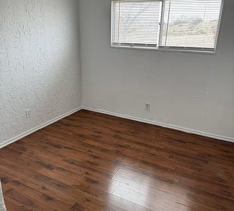4th image of 1634 3rd East St #6