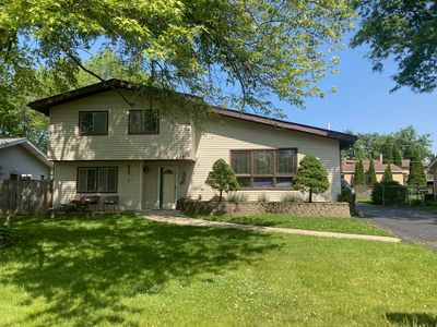 111 Magnolia Ln, Lindenhurst, IL, 60046