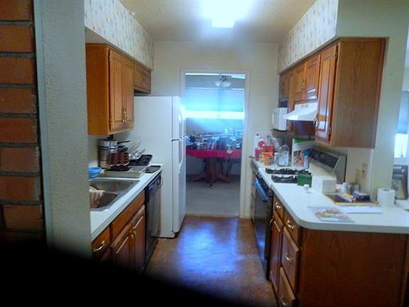 5th image of 800 Hilltop Cir