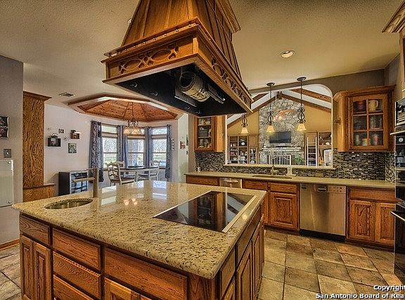 3rd image of 327 Oak Bend Dr