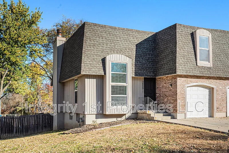 3 bed, 2.5 bath, 1407 sqft, $1,695 — Photo 2